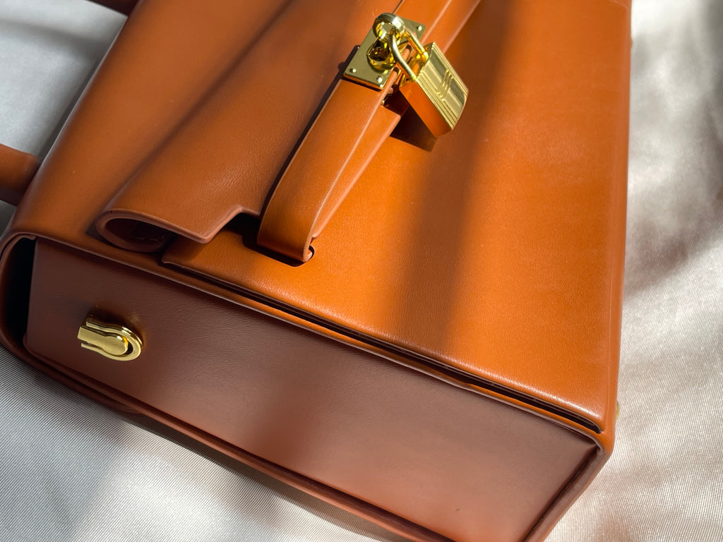 The VALENZA Lock Bag