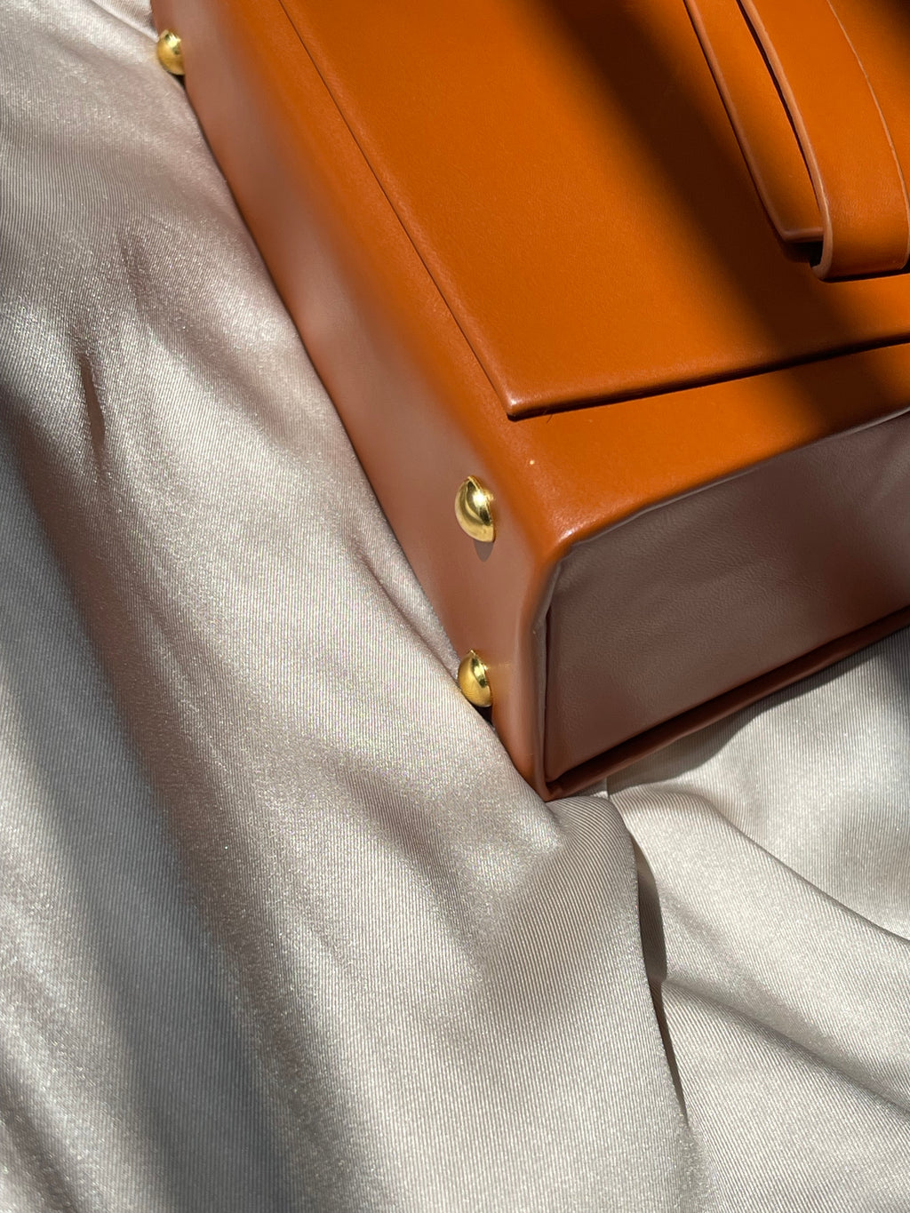 The VALENZA Lock Bag